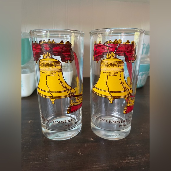 Vintage Other - Vintage 1976 Bicentennial Liberty Bell Drinking Glasses❤️